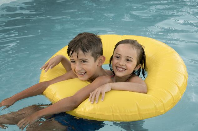 Cerca removível para piscina com crianças