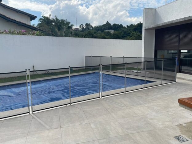 Cerca de Piscina: 12 Perguntas que Todo Cliente Faz