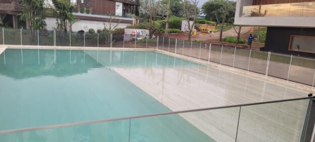 Cerca de Piscina Permanente ou Removível: Qual Escolher?