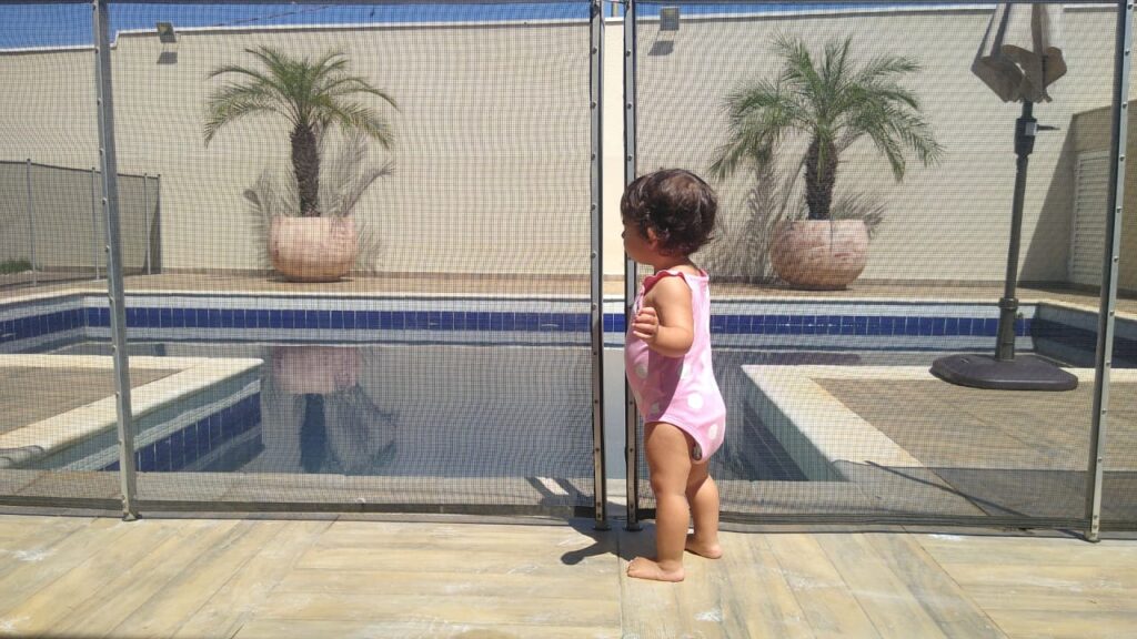 Cerca de Piscina Aguenta Chuva e Sol? Respostas Reais