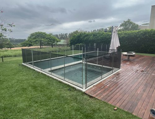 Cerca de Piscina para Casas com Gatos: Guia Completo