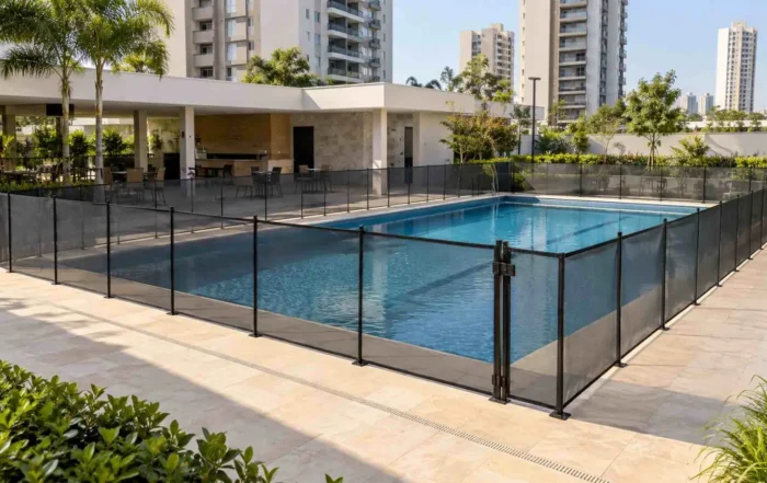 Cerca de piscina com portão automático: vale a pena?